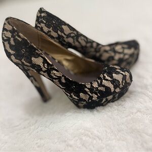 Chic Black Suede Heels with Stiletto Design